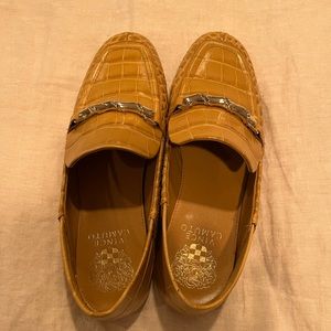 Vince Camuto Croc Loafer 7.5 GREAT condition